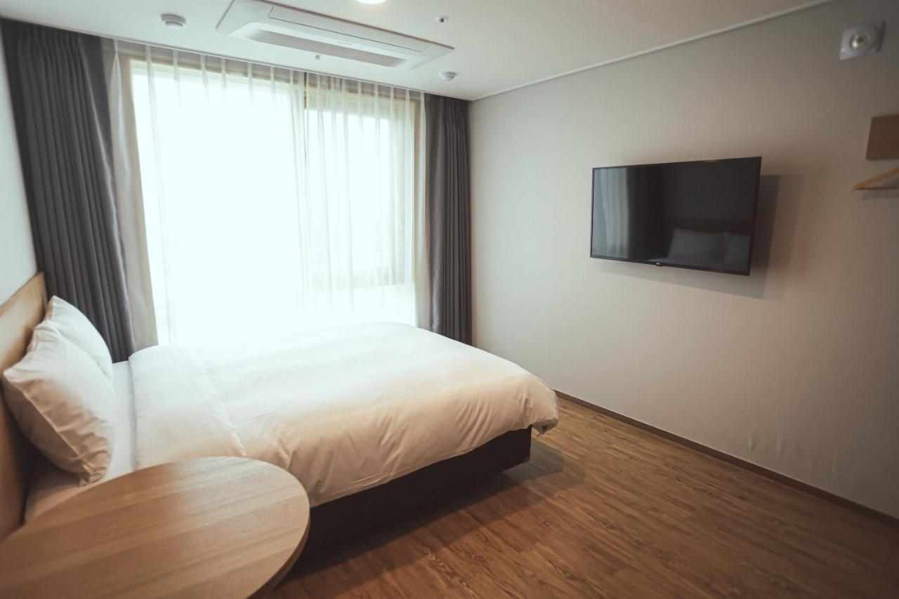 Hotel Kenny Yeosu Bagian luar foto