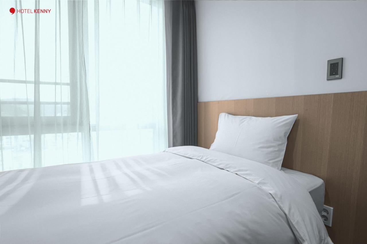 Hotel Kenny Yeosu Bagian luar foto