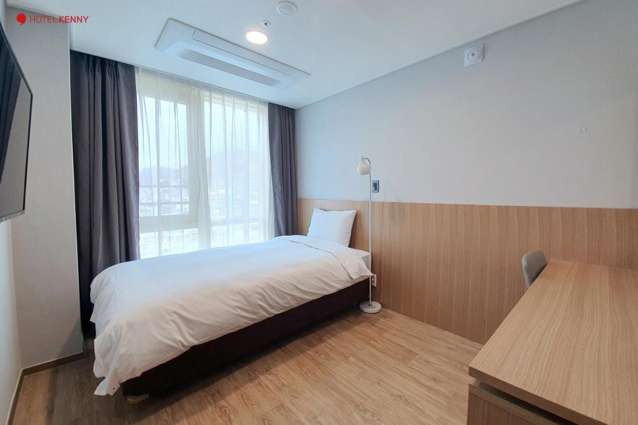 Hotel Kenny Yeosu Bagian luar foto